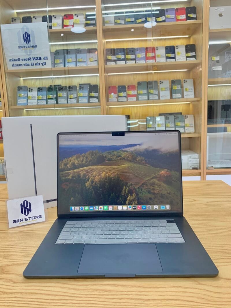 Macbook Air Liquid Rentina 2023 M2 15.3in / 8GB / 256GB / Gray like new 99%