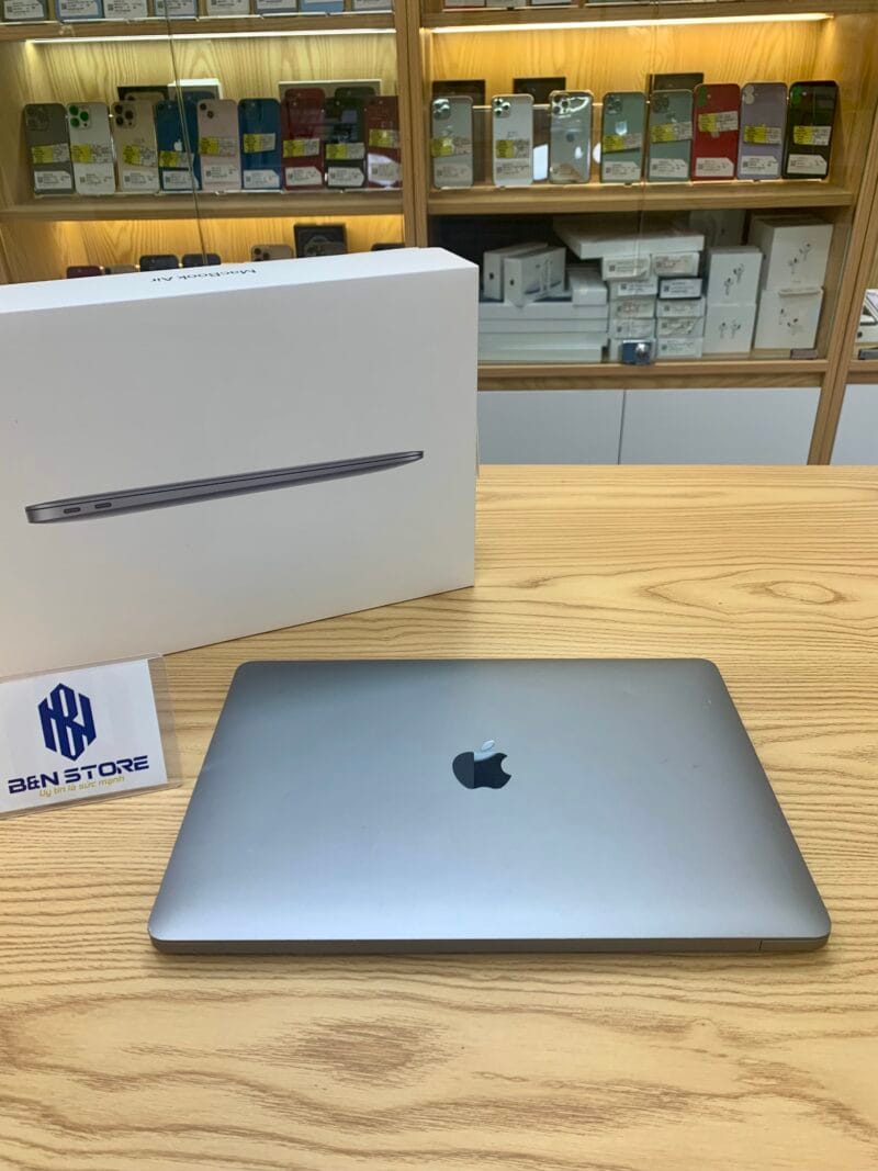 Macbook Air core i3 2020 13.3in like new 98%   19MNHP