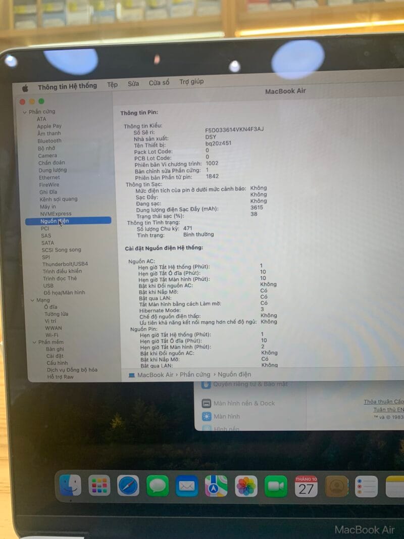 Macbook Air core i3 2020 13.3in like new 98%   19MNHP