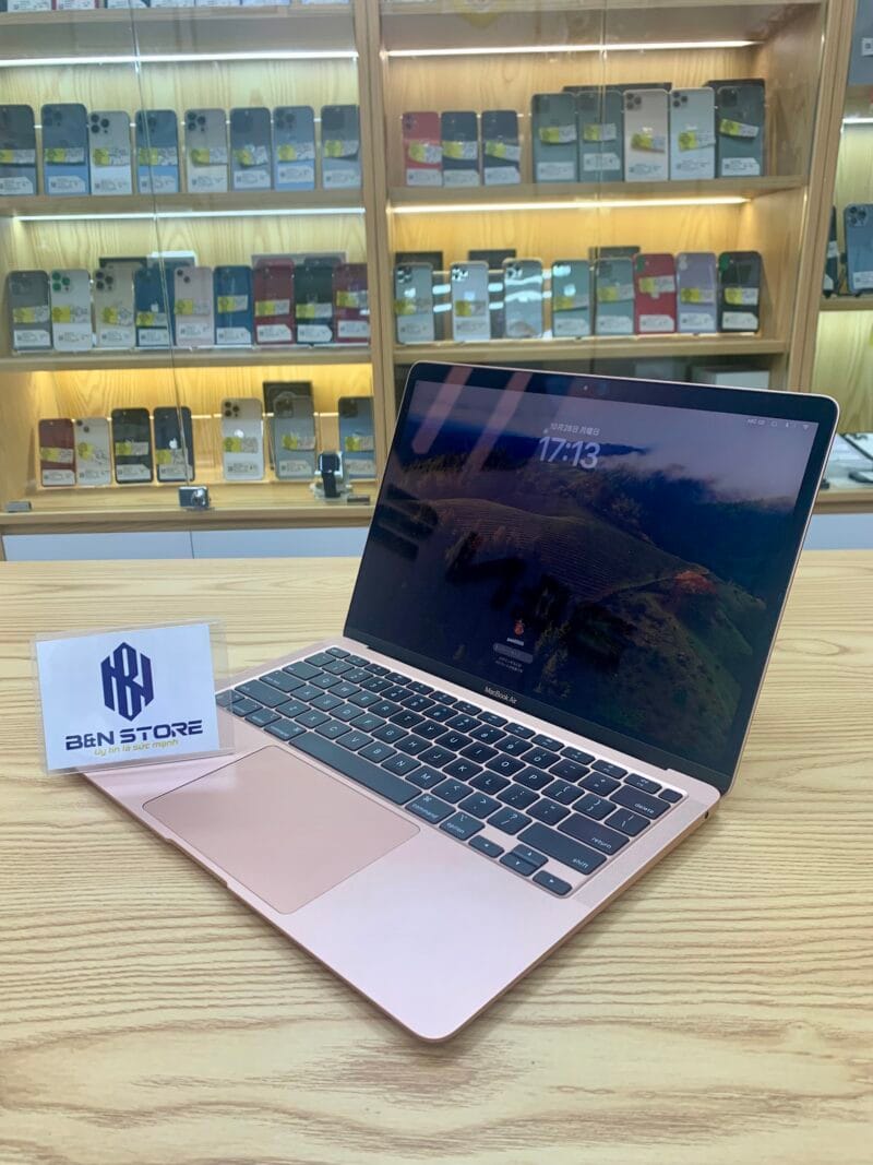 Macbook Air M1 2020 13.3in like new 99%  JAQ72Y