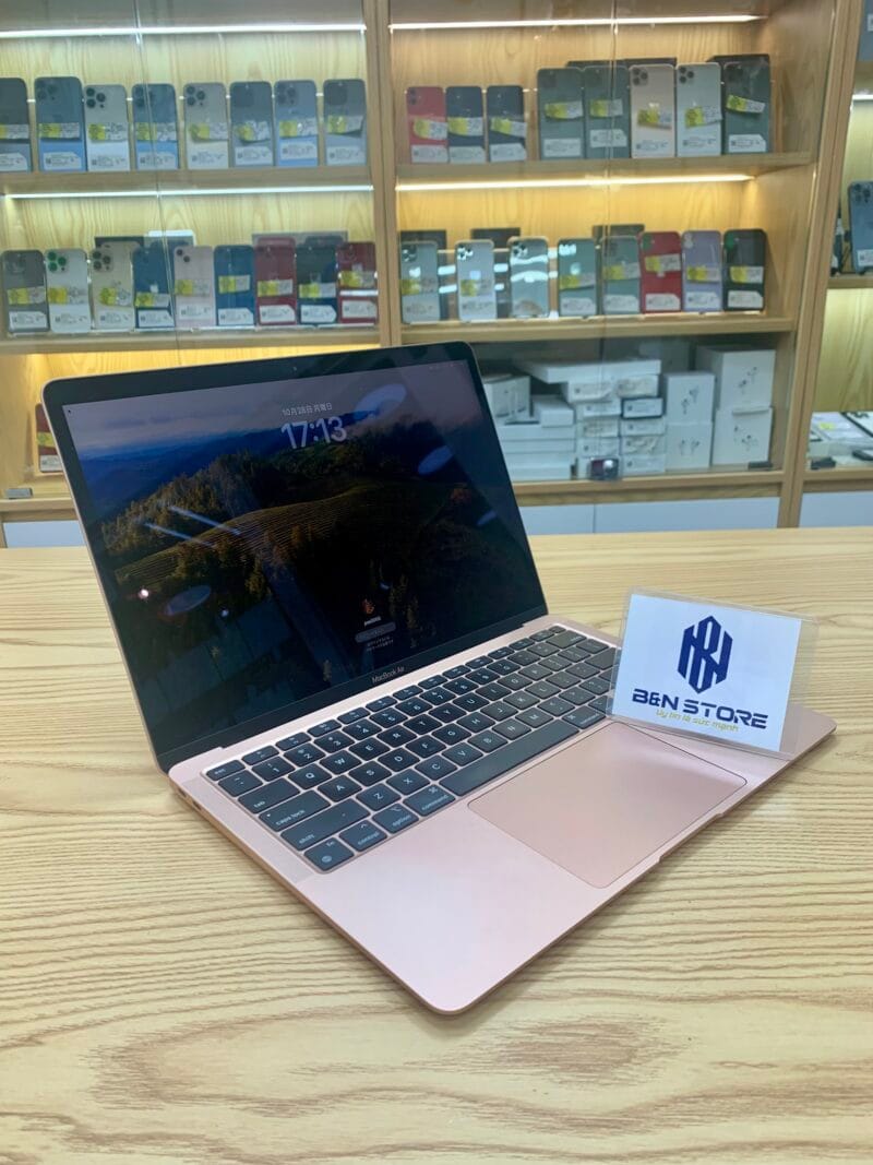 Macbook Air M1 2020 13.3in like new 99%  JAQ72Y