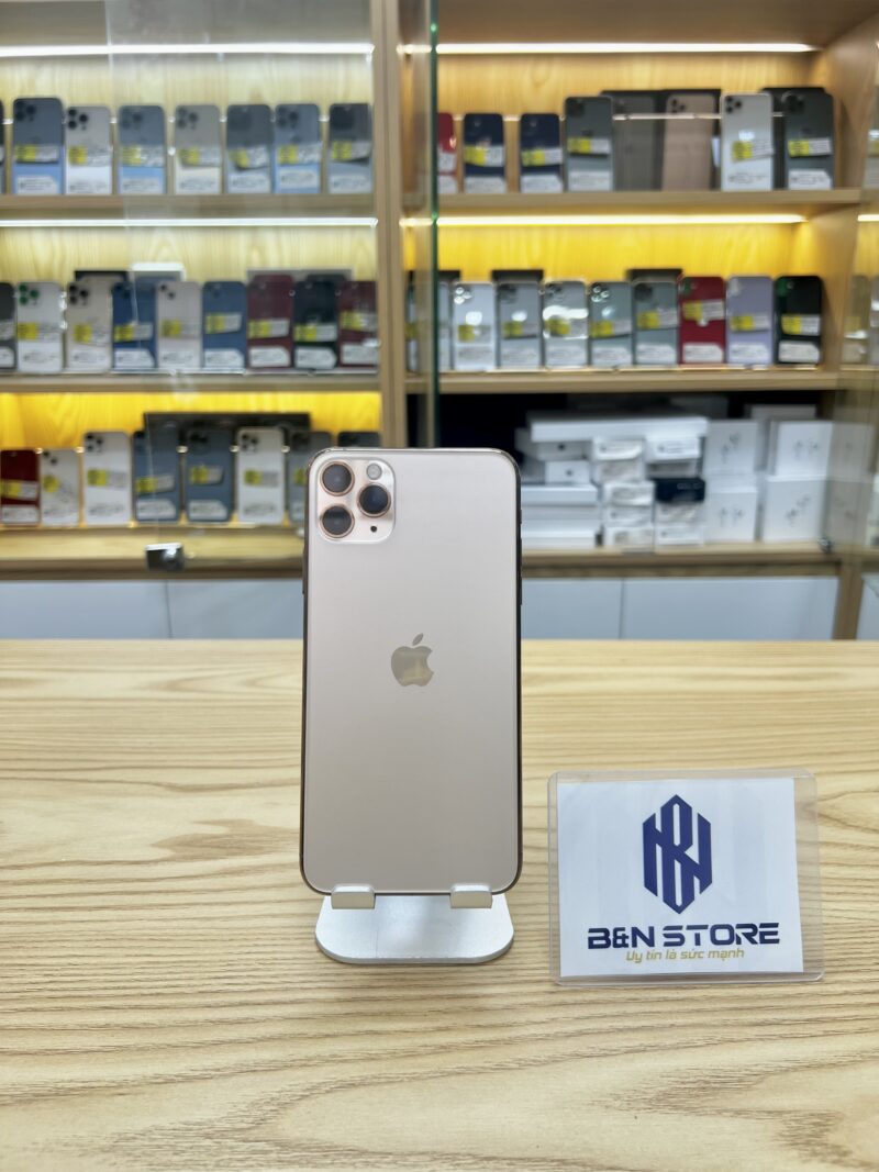 Iphone 11 pro max  256GB like new 98.5%  08141