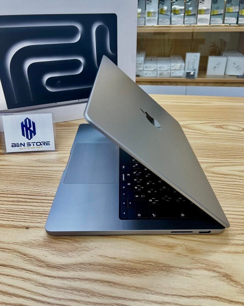 Macbook Pro M3 2023 14inch 16GB / 512GB Gray Like New 99%