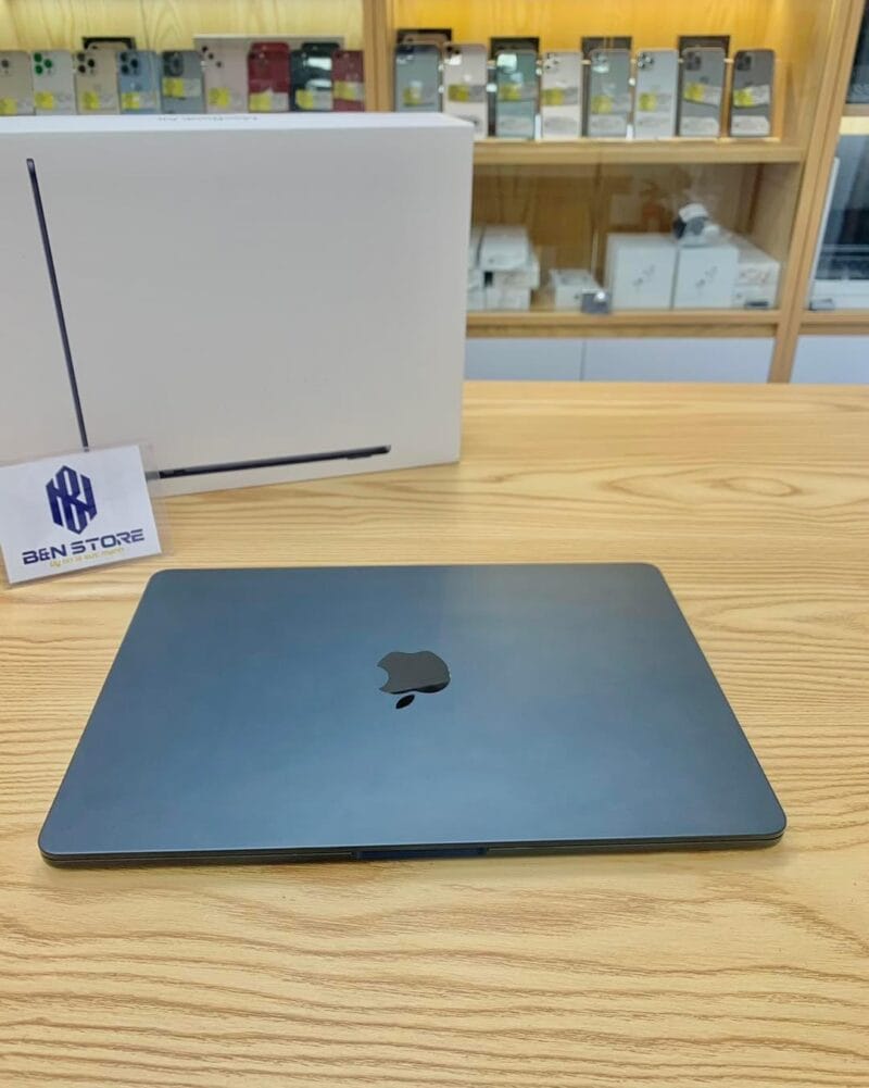 Macbook Air M2 2022 13.6inch 8GB / 256GB Like New 99% 09VHF