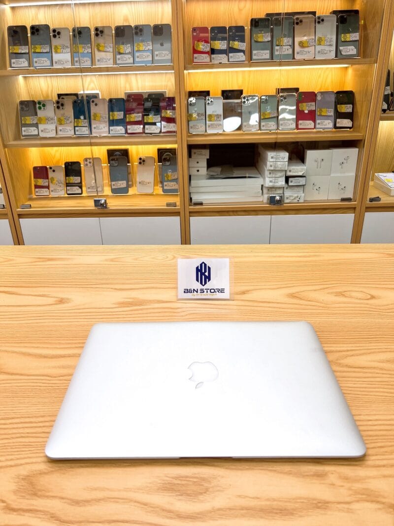 Macbook Air Core i5 2015 Like New 98% VH3QF