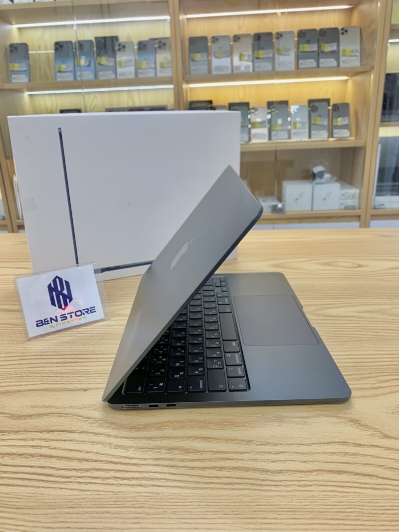 Macbook Air M3 2024  256GB like new 99%   04W40