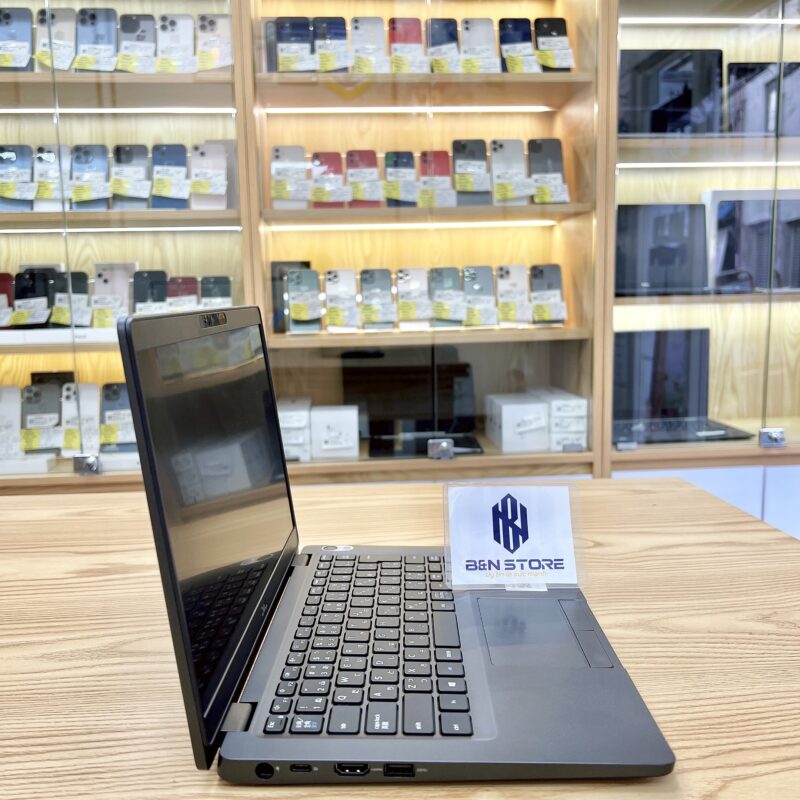 Dell Latitude 5300 core i5 13.3in 256GB like new 98.5%