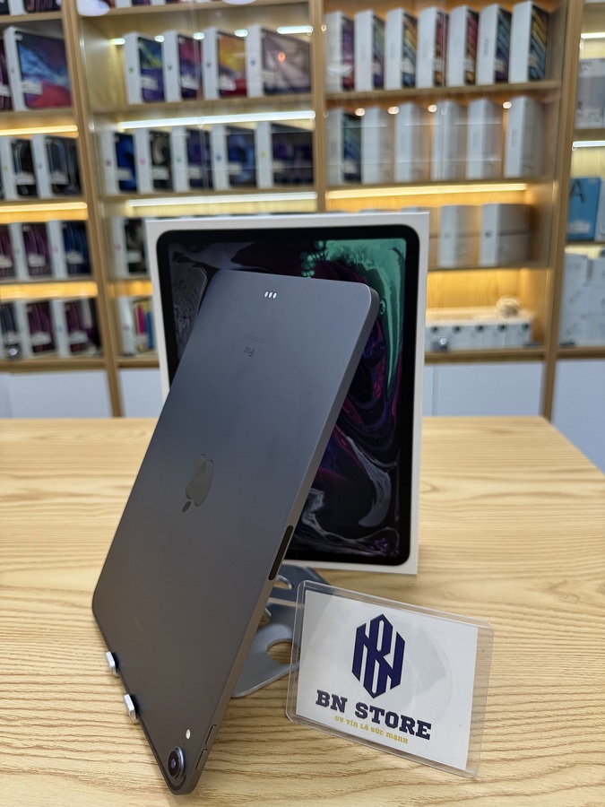 Ipad Pro 2018 11in 256GB like new 98%. KDK6L Ipad Pro 2018 11in 256GB like new 98%. KDK6L