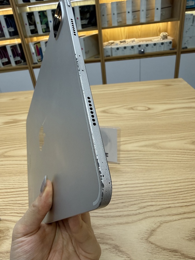 Ipad Pro 4 M2 2022 11in 128GB like new 98%. NFDKQ Ipad Pro 4 M2 2022 11in 128GB like new 98%. NFDKQ