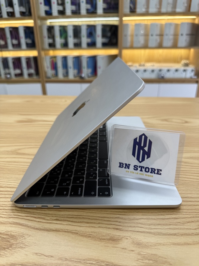 Macbook Air M2 2022 13.6in 512GB like new 98.5%. TC6L6 Macbook Air M2 2022 13.6in 512GB like new 98.5%. TC6L6
