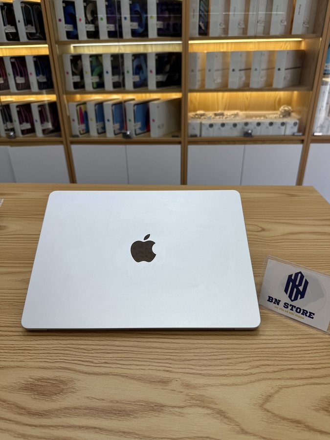 Macbook Air M2 2022 13.6in 512GB like new 98.5%. TC6L6 Macbook Air M2 2022 13.6in 512GB like new 98.5%. TC6L6