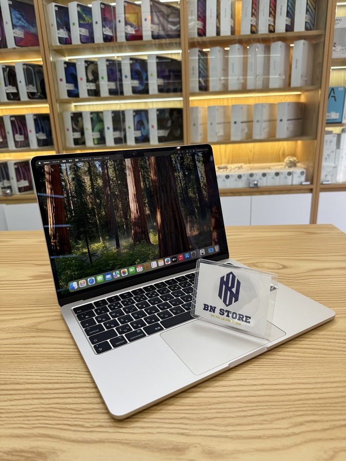 Macbook Air M3 2024 13.6in 256GB likr new 99%. VD7Q4 Macbook Air M3 2024 13.6in 256GB likr new 99%. VD7Q4