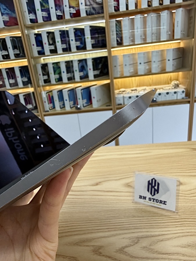 Macbook Pro 2019 core i5 13.3in 512GB Like new 98%. 0L414 Macbook Pro 2019 core i5 13.3in 512GB Like new 98%. 0L414