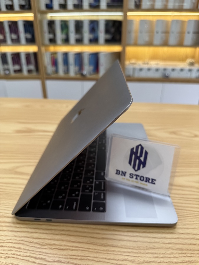 Macbook Pro 2019 core i5 13.3in 512GB Like new 98%. 0L414 Macbook Pro 2019 core i5 13.3in 512GB Like new 98%. 0L414
