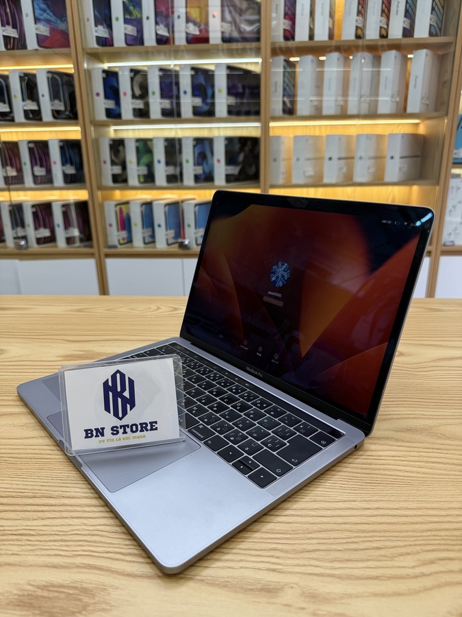 Macbook Pro 2019 core i5 13.3in 512GB Like new 98%. 0L414 Macbook Pro 2019 core i5 13.3in 512GB Like new 98%. 0L414