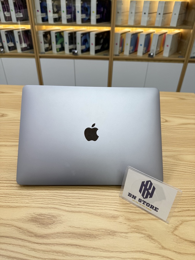 Macbook Pro M1 2020 13.3in 256GB like new 98%. 05NL2L2 Macbook Pro M1 2020 13.3in 256GB like new 98%. 05NL2L2