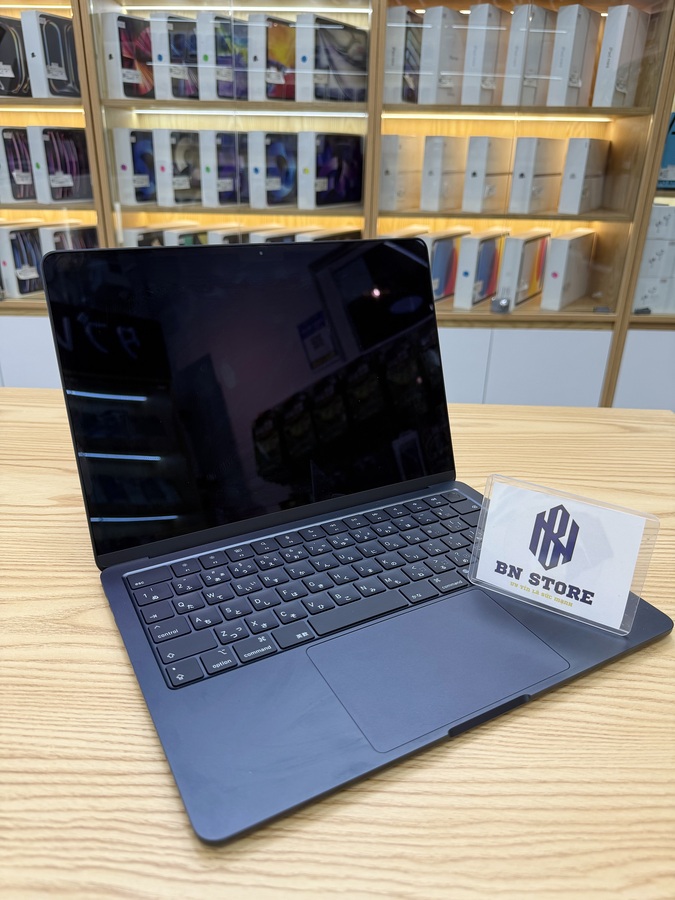 Macbook Air M2 2022 13.6in 256GB like new 99%. R9RLKL2 Macbook Air M2 2022 13.6in 256GB like new 99%. R9RLKL2