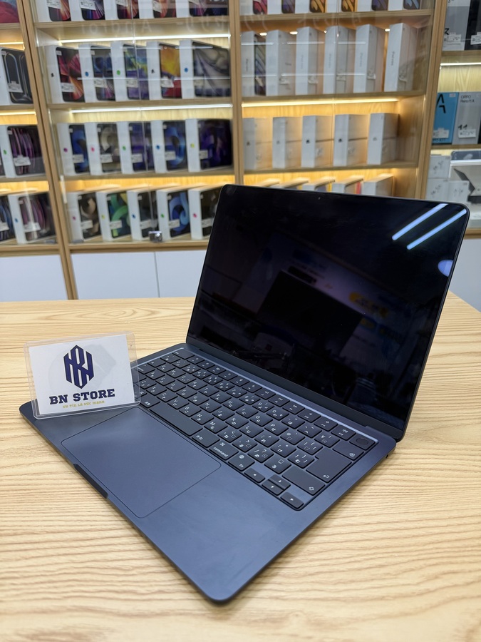 Macbook Air M2 2022 13.6in 256GB like new 99%. R9RLKL2 Macbook Air M2 2022 13.6in 256GB like new 99%. R9RLKL2