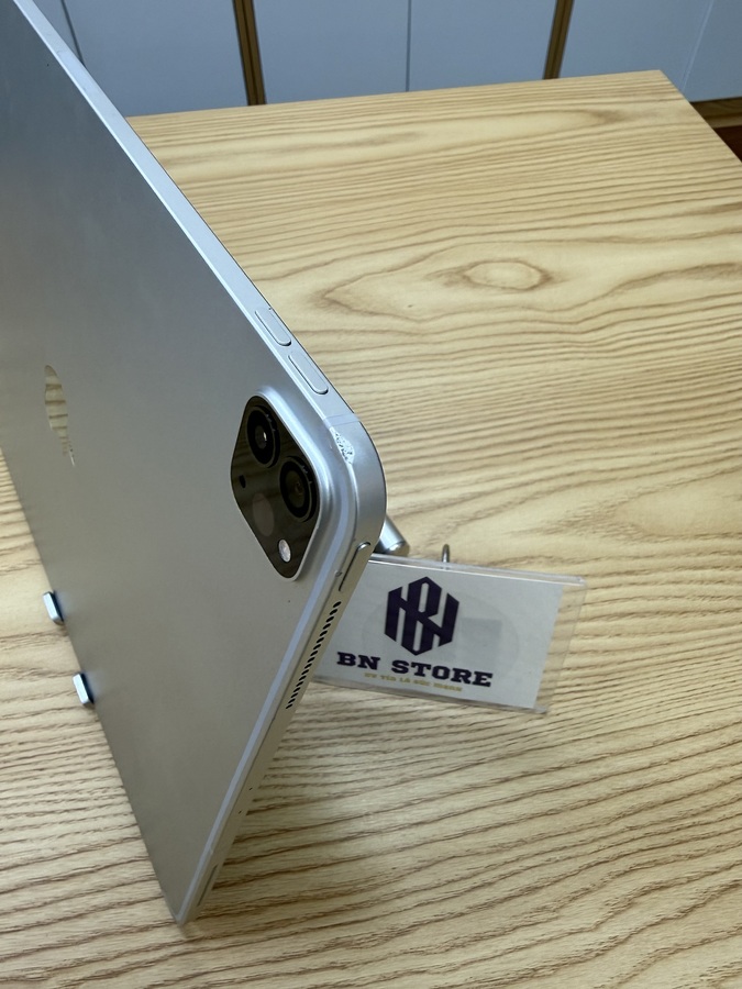 Ipad Pro 4 2020 12.9in 256GB like new 98%. QNTGT Ipad Pro 4 2020 12.9in 256GB like new 98%. QNTGT