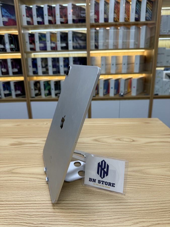 Ipad Pro 4 2020 12.9in 256GB like new 98%. QNTGT Ipad Pro 4 2020 12.9in 256GB like new 98%. QNTGT