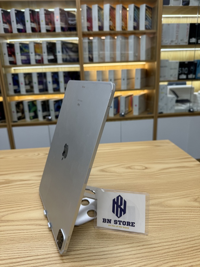 Ipad Pro 4 2020 12.9in 256GB like new 98%. QNTGT Ipad Pro 4 2020 12.9in 256GB like new 98%. QNTGT