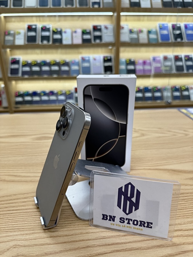 Iphone 16 Pro 128GB like new 99%. 05197 Iphone 16 Pro 128GB like new 99%. 05197