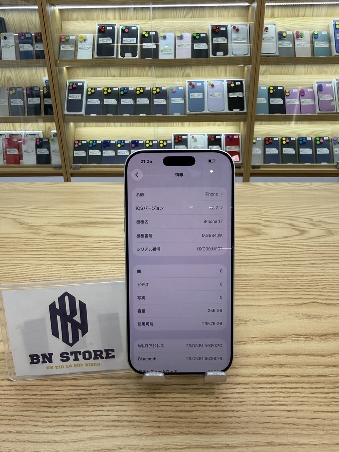 Iphone 17 256GB like new 99%. 70027 Iphone 17 256GB like new 99%. 70027