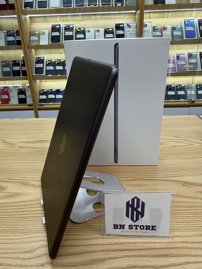 Ipad Gen 9 2021 64GB 10.2in like new 99% VF756 Ipad Gen 9 2021 64GB 10.2in like new 99% VF756