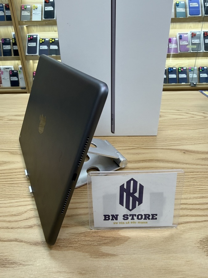 Ipad Gen 9 2021 64GB 10.2in like new 99% VF756 Ipad Gen 9 2021 64GB 10.2in like new 99% VF756