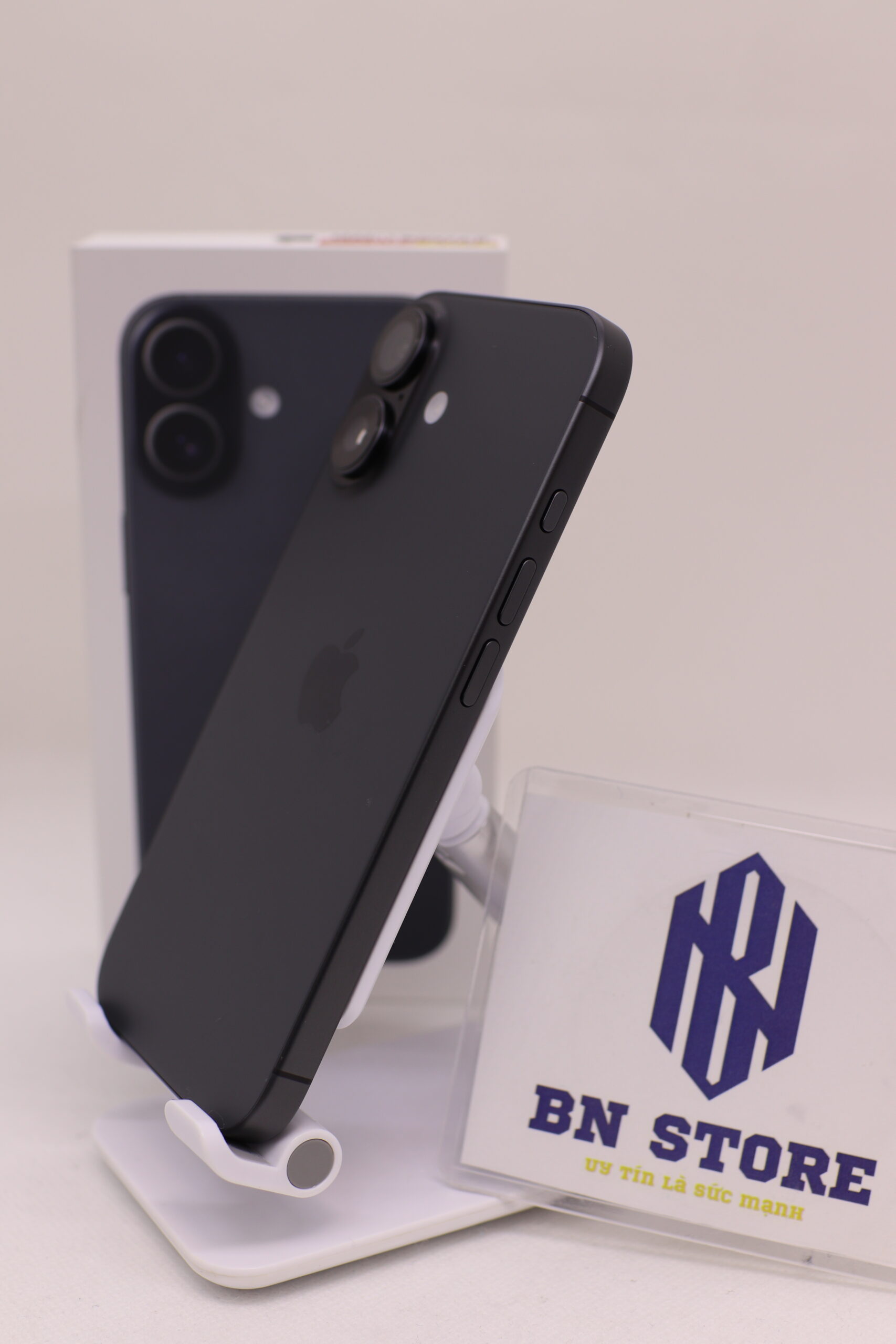 IPhone 17 256GB Like New 99%. 04201 IPhone 17 256GB Like New 99%. 04201