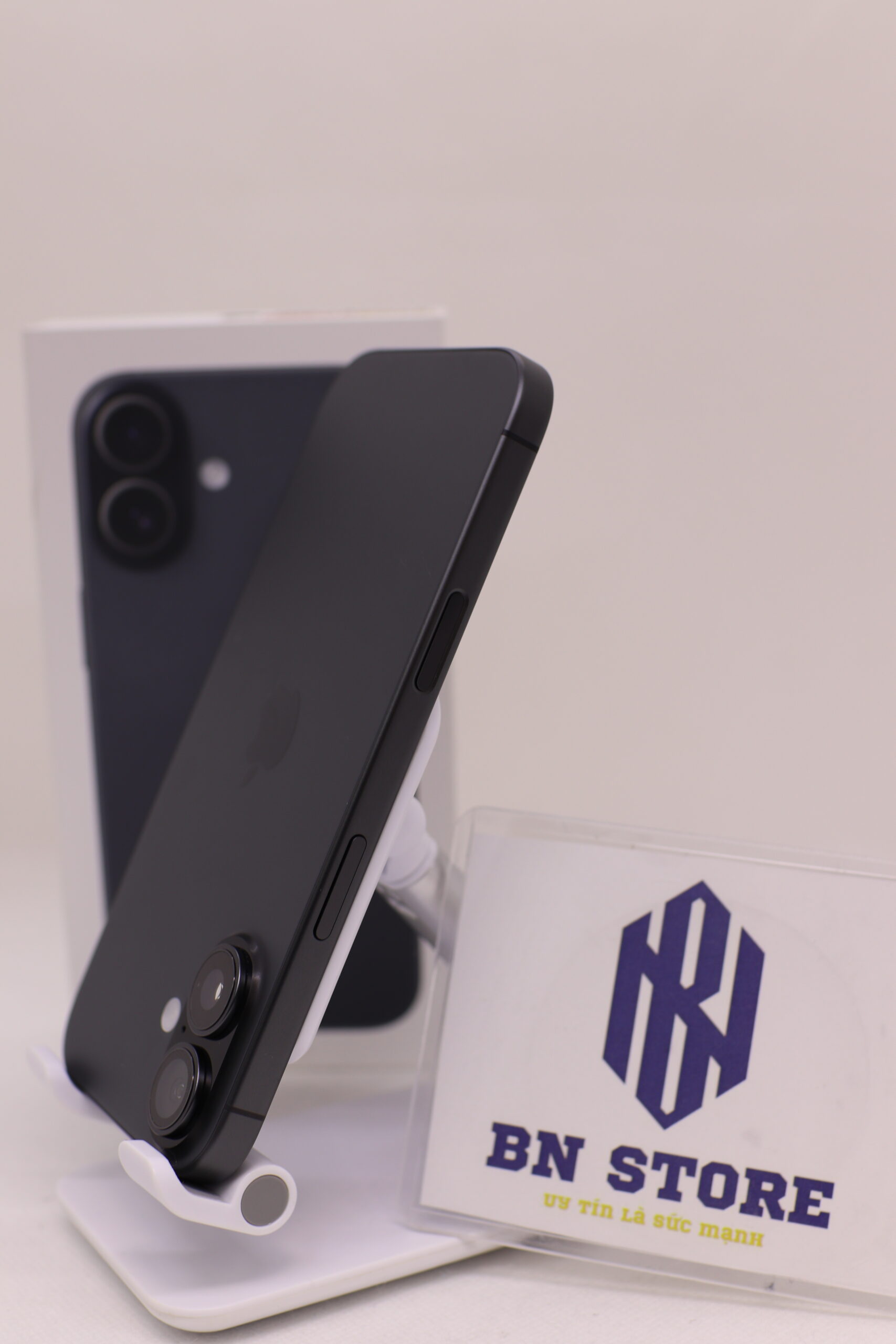 IPhone 17 256GB Like New 99%. 04201 IPhone 17 256GB Like New 99%. 04201