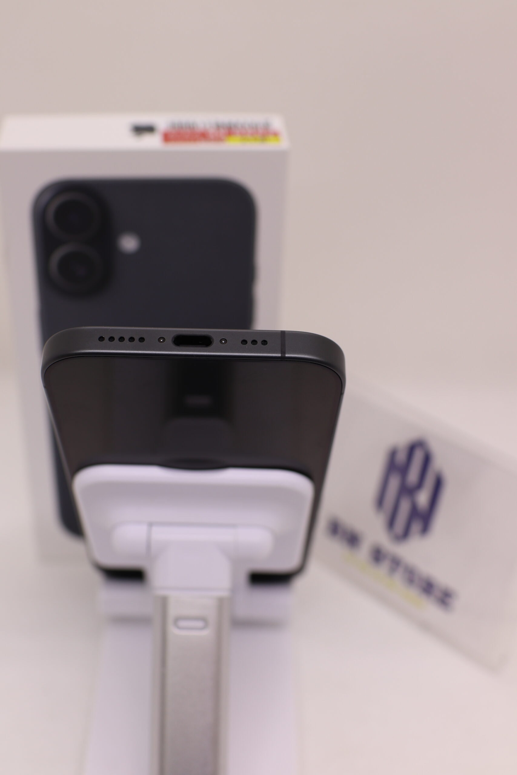 IPhone 17 256GB Like New 99%. 04201 IPhone 17 256GB Like New 99%. 04201