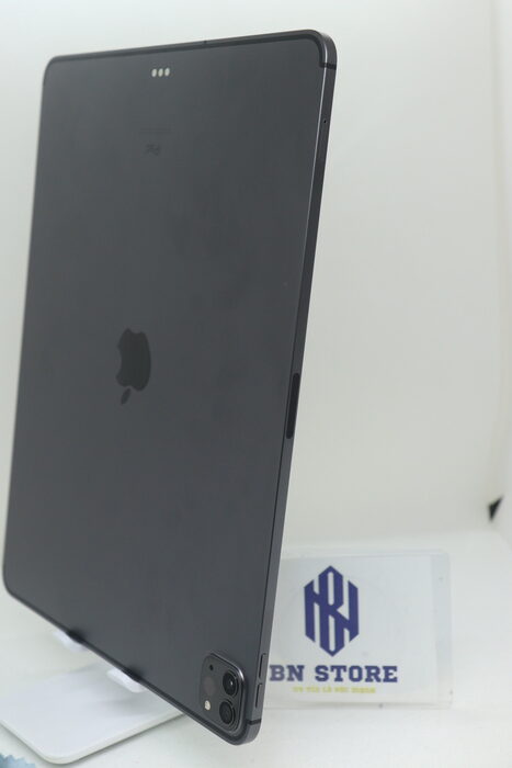 Ipad Pro 4 2020 128GB 12.9in like new 98%. 73374 Ipad Pro 4 2020 128GB 12.9in like new 98%. 73374