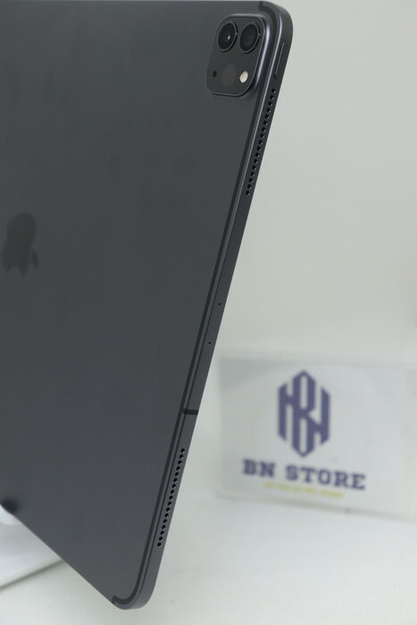 Ipad Pro 4 2020 128GB 12.9in like new 98%. 73374 Ipad Pro 4 2020 128GB 12.9in like new 98%. 73374